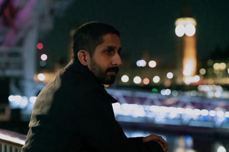 Le mataron la mujer pero, eh, que todavía puede arrastrarse por la serie. 