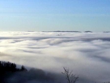 Mar de niebla divisado desde Bellmunt.