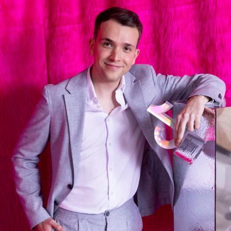 Iker Ruiz, conocido como ELEFUTBOL, último ganador del premio TikTok Star