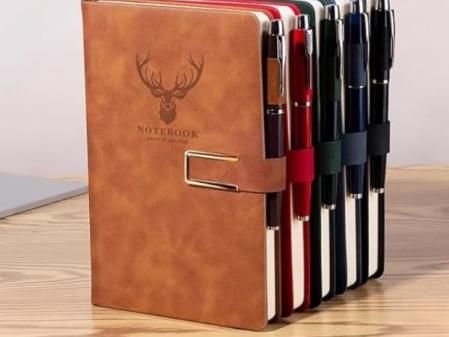 Cuaderno A5 de tapa dura y piel sintética