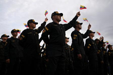 Miembros del Comando Nacional Anti-Extorsión y Secuestros en una concentración pro Maduro 