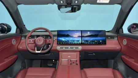 El espectacular diseño interior del&nbsp;Hongqi HS6 PHEV con pantalla doble