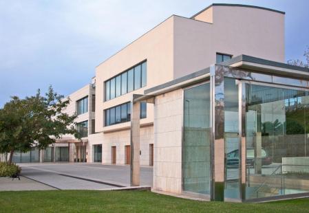 Edificio del Tanatorio de Mataró .