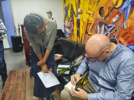 El escritor Xavier Bosch en la Preparatoria ocho, en Guadalajara, México&nbsp;