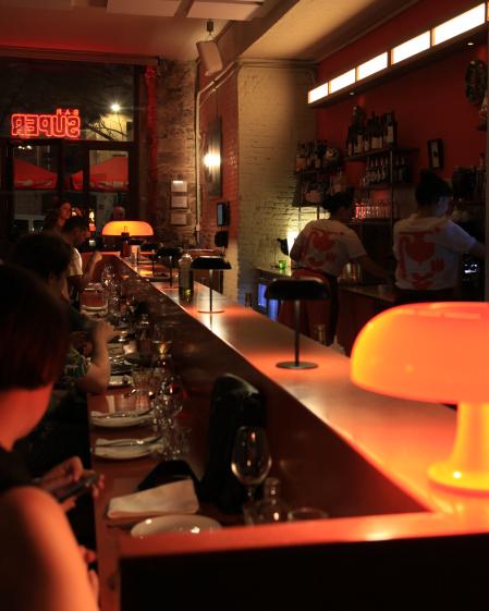 El ambiente del Bar Súper por la noche&nbsp;