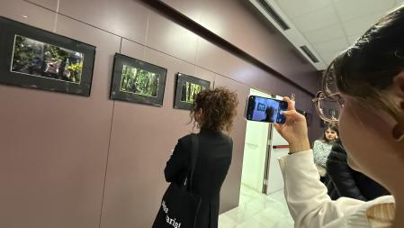 Exposición de fotografías sobre el parque de la Devesa a cargo de Lluís Serrat Masferrer.