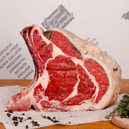 Detalle de una pieza Angus preparada en Delicatessen Argentina, ejemplo del marmoleo que distingue a este tipo de carne