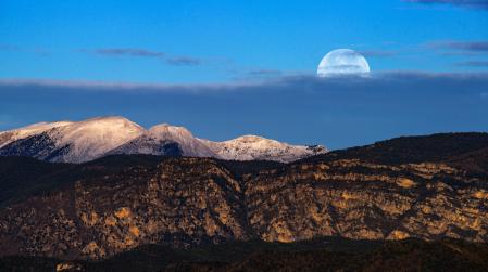 La Luna Fría se esconde tras las nubes