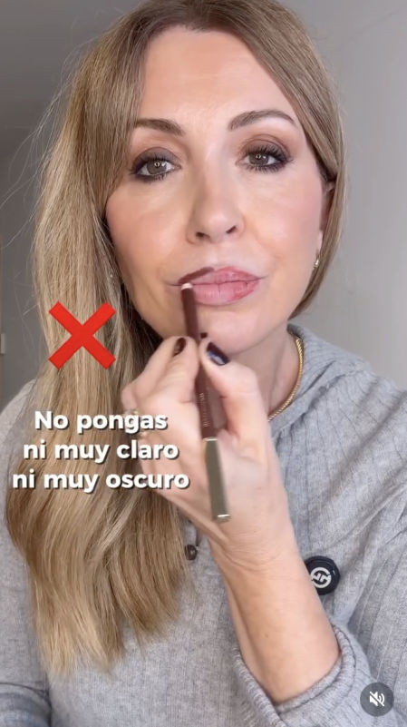La maquilladora María Sánchez aconseja evitar los tonos oscuros cuando se quiere embellecer los labios