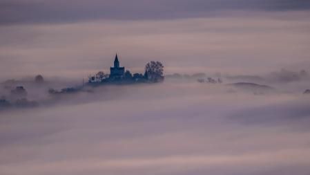 Nieblas al amanecer en Manlleu.