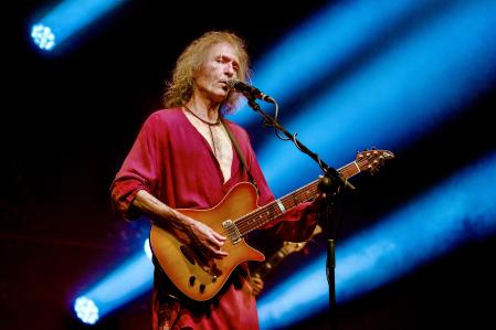 FOTO ALEX GARCIA CONCIERTO DE ROBE INIESTA EN EL PALAU SANT JORDI 2021/11/27