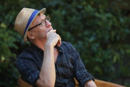 El bailarín, coreógrafo y director artístico del Ballet Mikhailovsky, de San Petersburgo, Nacho Duato, posa durante una entrevista para Europa Press en la sede de la SGAE.&nbsp;