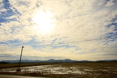 Cielo de borreguitos en Torroella de Montgrí.