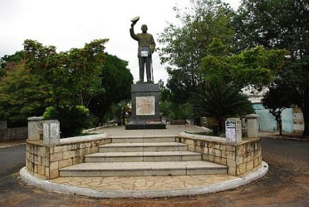Estatua del generalísimo Chang Kai Chek en el parque de Asunción que lleva su nombre. Paraguay es uno de los países predilectos de la “diplomacia de la billetera”