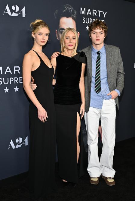 Apple Martin, Gwyneth Paltrow y Moses Martin en el estreno de 'Marty Supreme' en Nueva York el pasado mes de de diciembre