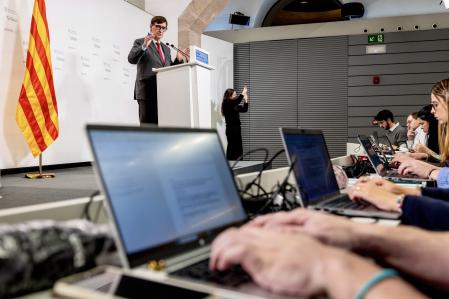 El president Salvador Illa, durante la comparecencia ante la prensa, este martes, en el Palau de la Generalitat