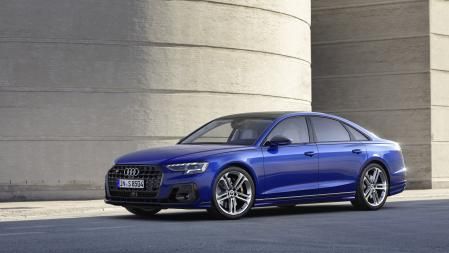 El estilo exterior de la berlina premium Audi S8 destaca por ofrecer un perfil representativo, seguro y atlético&nbsp;