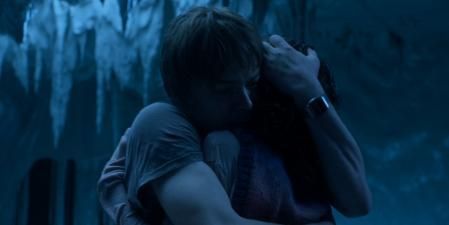 Una relación se desmorona mientras las paredes se funden. La metáfora estaba más que servida.&nbsp;