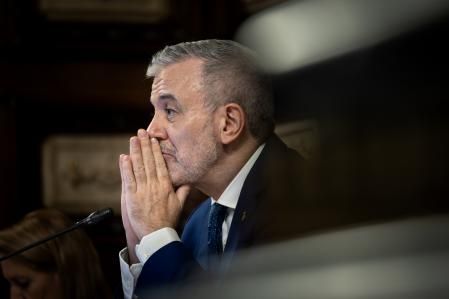 Jaume Collboni, durante el pleno del Ayuntamiento, el pasado diciembre