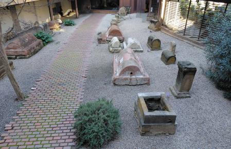 El conjunto de tumbas de la plaza Vila de Madrid de Barcelona