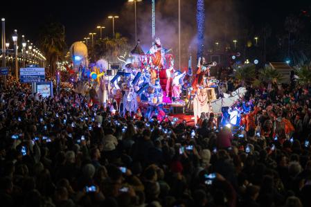 Carrozas durante la Cabalgata de los Reyes Magos