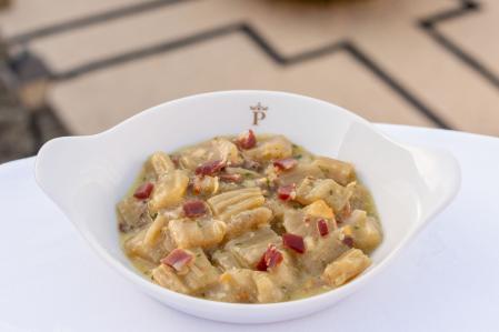 Cardos con almendras, en el Parador de Sos del Rey Católico&nbsp;