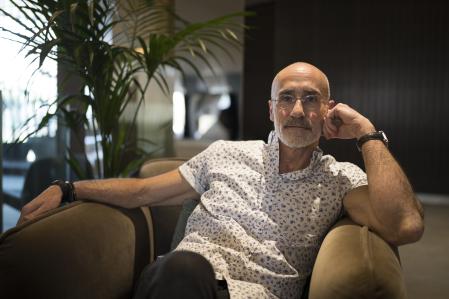 Retrato a Arthur Brooks en el Hotel Reina Sofia de Barcelona.