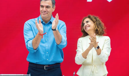Pedro Sánchez y María Jesús Montero tras una Ejecitiva del PSOE