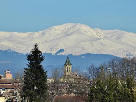 Puigmal nevado visto desde Vic.