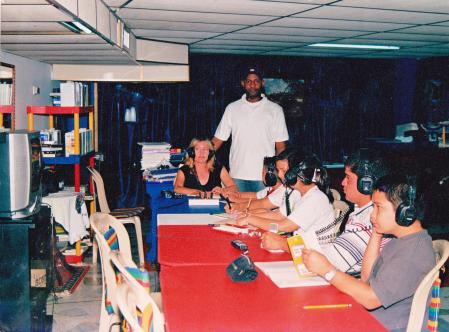 Peter Godoy y sus alumnos en Colombia.&nbsp;