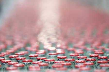 Según el 'Estudio de Impacto Socioeconómico 2024', la actividad local de Coca-Cola generó 1.003 millones de euros de valor añadido a la economía catalana