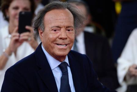 Dos mujeres han denunciado a Julio Iglesias ante la Fiscalía de la Audiencia Nacional por agresión sexual y trata de personas.