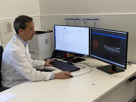 Uno de los primeros síntomas que se manifiestan en esta enfermedad y que no deben pasarse por alto son las metamorfopsias
