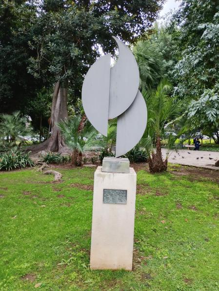 Escultura del escultor Ramón Calderón en honor a Picasso.
