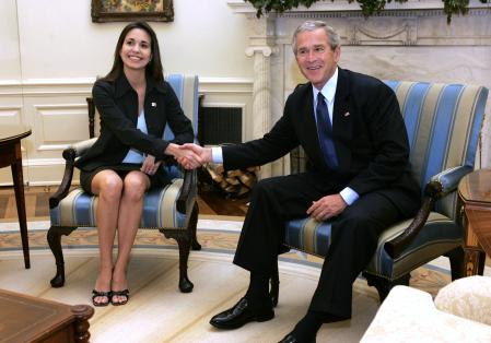 María Corina Machado fue recibida por el entonces presidente George Bush en el Despacho Oval en 2005&nbsp;