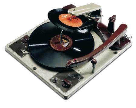 En 1952 llegó un tocadiscos capaz de reconocer de forma automática tres tamaños de discos diferentes y hasta tres velocidades