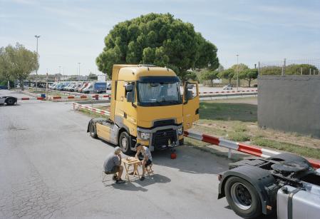 Dos camioneros juegan al ajedrez en 2023