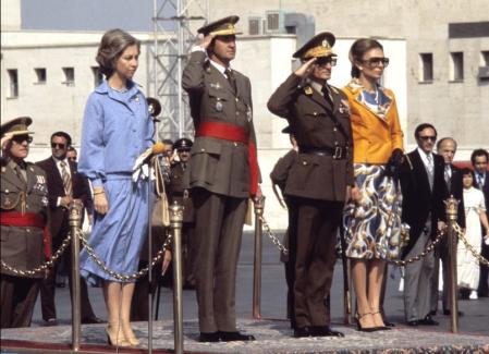 Juan Carlos I y Mohamed Reza Pahlevi, junto a la reina Sofía y la emperatriz Farah Diba durante la visita de Estado de los reyes de España a Irán en 1978