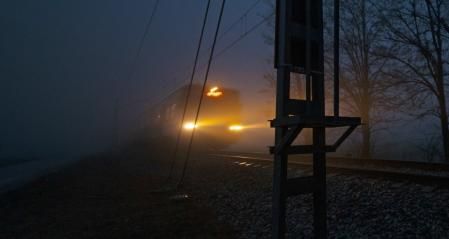 El convoy de Rodalies avanza en la niebla en Malla.