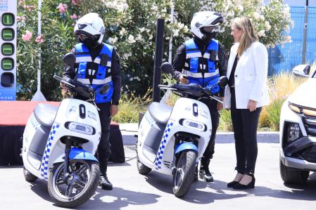 Motos eléctricas policiales en la Colina.