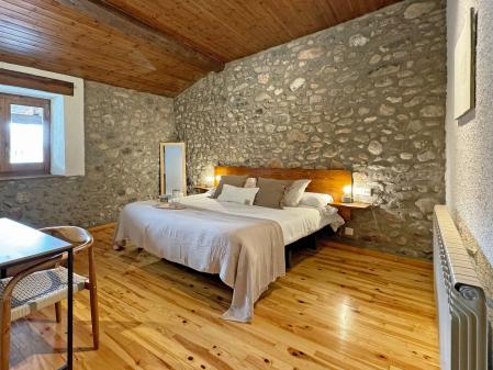 Una amiga en común les comentó que un pequeño hotel en Talló, un pueblo diminuto de solo 16 habitantes en la Cerdanya, se traspasaba