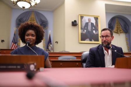 Noah Wyles visita este pasado verano el Capitolio en su protesta contra los déficits del sistema sanitario en Estados Unidos (2025)