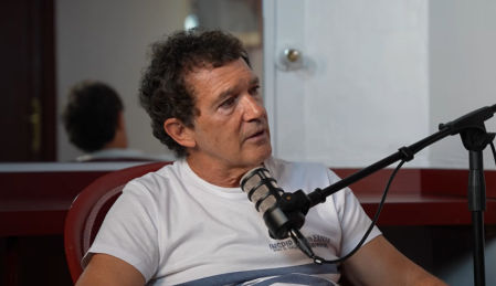 Antonio Banderas habla de cómo vivió la fama en Hollywood.