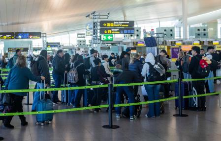 Las colas más largas son las del acceso de la T1