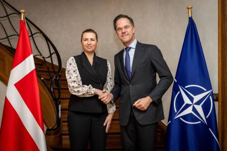 lLa primera ministra de Dinamarca, Mette Frederiksen, y el secretario general de la OTAN, Mark Rutte, en Bruselas el 23 de enero del 2026 