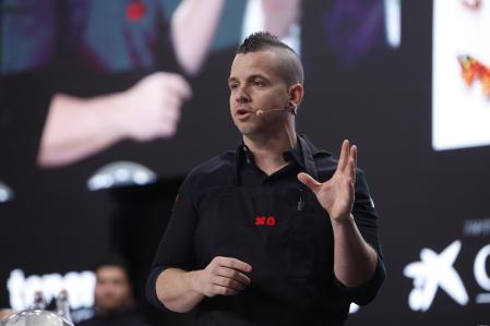 Dabiz Muñoz, chef del restaurante Diverxo, pronuncia la ponencia 'DiverXO: menú Metamorfosis 2026' 