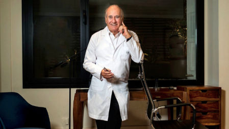El Dr. Javier de Benito, cirujano plástico y fundador del Instituto de Benito