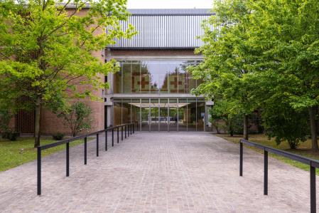 La entrada este a la Colección Maramotti