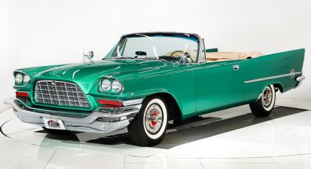 Este Chrysler de los años 50 no pasa desapercibido: cupé, descapotable y de estética contundente