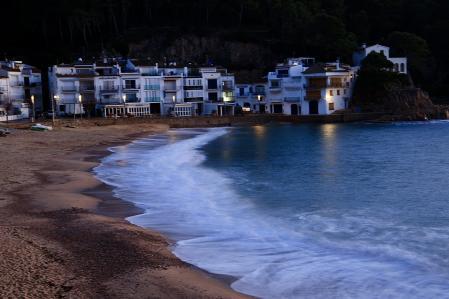 Amanecer en Tamariu.